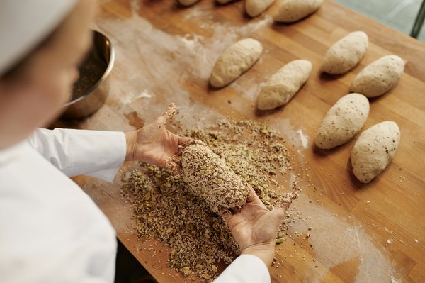 How to Craft Perfectly Chewy and Flavorful Bagels at Home?