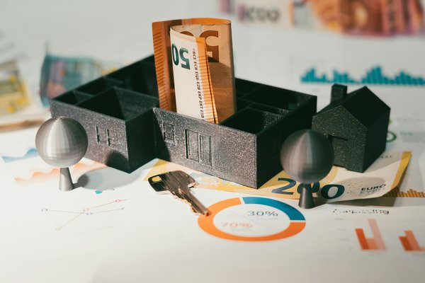How to evaluate the risks and opportunities of investing in real estate near major transportation hubs?